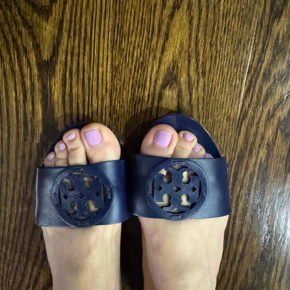 Tory Burch Blue Sandals with Elegant Strap and Logo